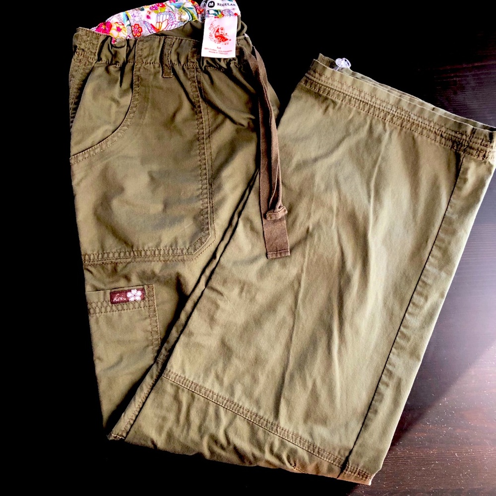 koi Scrub Lindsey Cargo pants Olive Green Size med